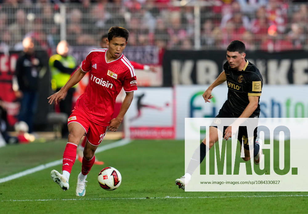 Wooyeong Jeong (1. FC Union Berlin, 11) und Felix Keidel (SV Elversberg, 43). GER, 1.FC Union Berlin vs SV Elversberg, 1. Bundesliga, 5. Spieltag, Saison 2026-27, Stadion An der Alten Foersterei, Berlin, 10.10.2026 DFL REGULATIONS PROHIBIT ANY USE OF PHOTOGRAPHS AS IMAGE SEQUENCES AND OR QUASI-VIDEO 1.FC Union Berlin vs SV Elversberg, 1. Bundesliga, 5. Spieltag, Saison 2026-27, 10.10.2026 Berlin