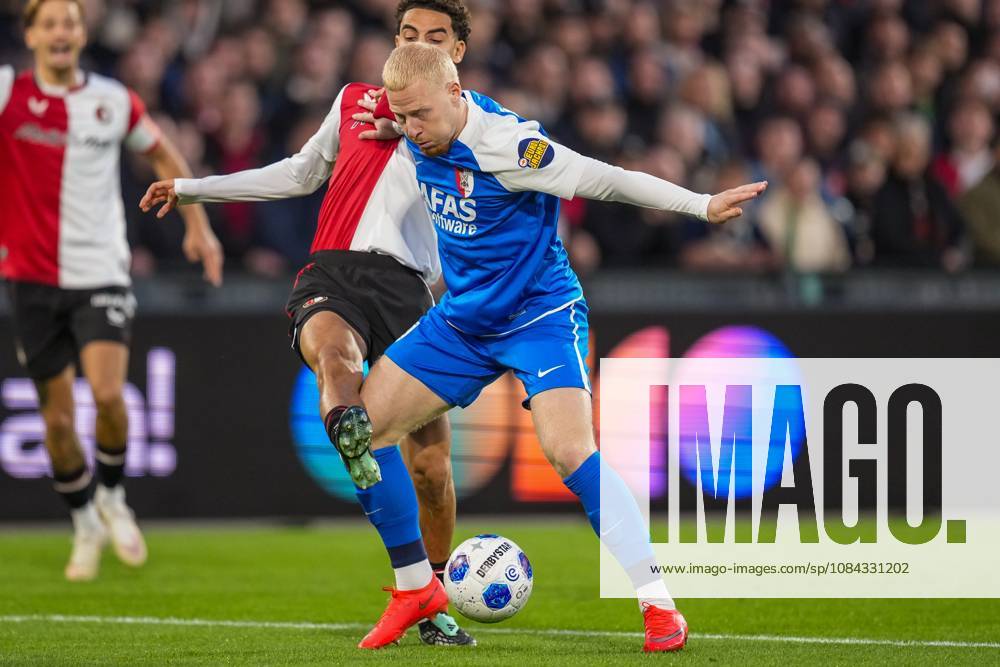 , Stadion Feijenoord (De Kuip) , season 2026 2027 , Dutch Eredivisie football , match between Feyenoord and AZ , Picture shows AZ player Mexx Meerdink Feyenoord - AZ x208116106x