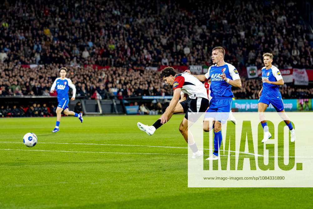 ROTTERDAM - SC Feyenoord Rotterdam forward Nacho Ferri scores to make it 1-0 during the Vriendenloterij Eredivisie match between Feyenoord and AZ at De Kuip on 10 October 2026 in Rotterdam, Netherlands. (Photo by DeFodi Images) -