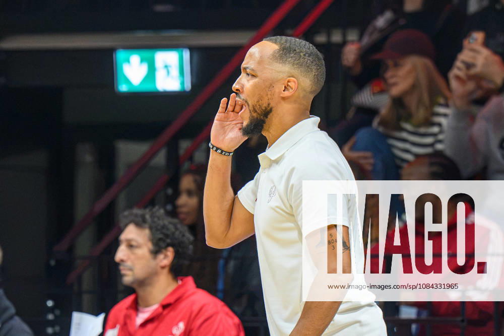 Basketball - Saison 2026 2027 - 2. Bundesliga Pro-A - 4. Spieltag: Nürnberg Falcons Basketball Club NBC - Kreisbau Kirchheim Knights - AlSch - - Tim Timothy James Black ( Trainer Headcoach Nürnberg Falcons BC NBC )