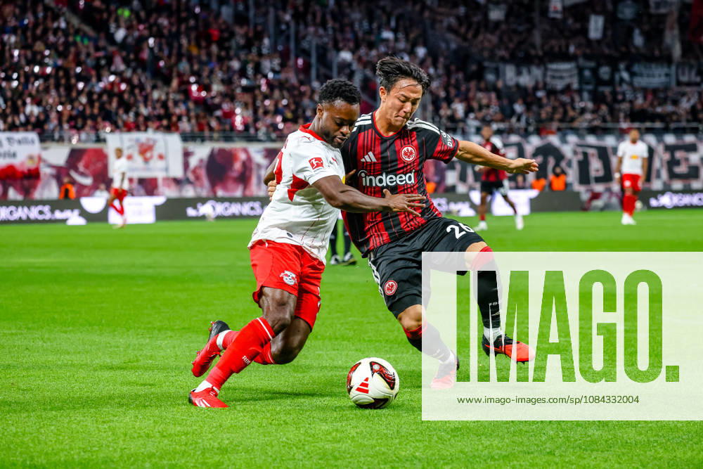 Ridle Baku (RB Leipzig, 17) und Keita Kosugi (Eintracht Frankfurt, 26) Zweikampf, Duell, Kampf am Ball, GER, RB Leipzig vs. Eintracht Frankfurt, Fussball, 1. Bundesliga Herren, 5. Spieltag, Spielzeit 2026 2027, 10.10.2026 DFL regulations prohibit any use of photographs as image sequences and or quasi-video. GER, RB Leipzig vs. Eintracht Frankfurt, Fussball, 1. Bundesliga Herren, 5. Spieltag, Spielzeit 2026 2027, 10.10.2026 Leipzig