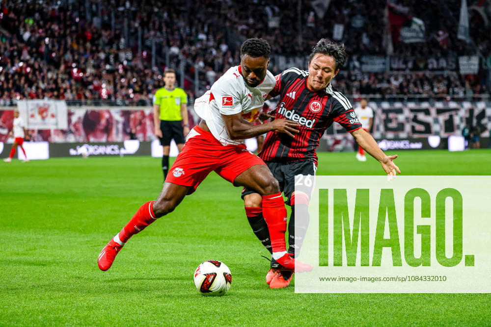 Ridle Baku (RB Leipzig, 17) und Keita Kosugi (Eintracht Frankfurt, 26) Zweikampf, Duell, Kampf am Ball, GER, RB Leipzig vs. Eintracht Frankfurt, Fussball, 1. Bundesliga Herren, 5. Spieltag, Spielzeit 2026 2027, 10.10.2026 DFL regulations prohibit any use of photographs as image sequences and or quasi-video. GER, RB Leipzig vs. Eintracht Frankfurt, Fussball, 1. Bundesliga Herren, 5. Spieltag, Spielzeit 2026 2027, 10.10.2026 Leipzig