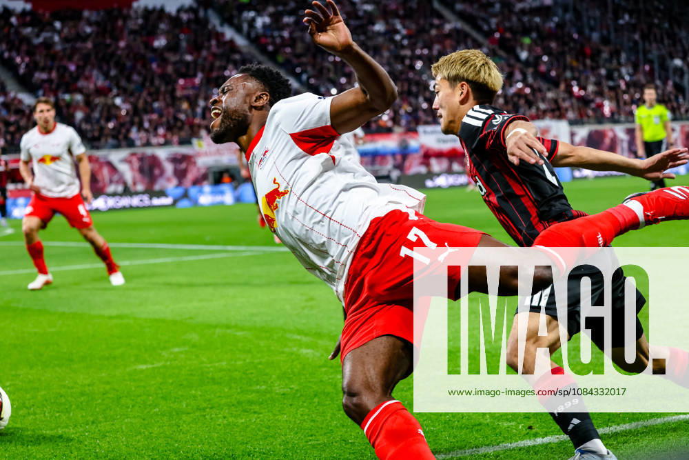 Ridle Baku (RB Leipzig, 17) faellt mit einem Schrei nach Foul durch Keita Kosugi (Eintracht Frankfurt, 26), Zweikampf, Duell, Kampf, Schmerz, GER, RB Leipzig vs. Eintracht Frankfurt, Fussball, 1. Bundesliga Herren, 5. Spieltag, Spielzeit 2026 2027, 10.10.2026 DFL regulations prohibit any use of photographs as image sequences and or quasi-video. GER, RB Leipzig vs. Eintracht Frankfurt, Fussball, 1. Bundesliga Herren, 5. Spieltag, Spielzeit 2026 2027, 10.10.2026 Leipzig