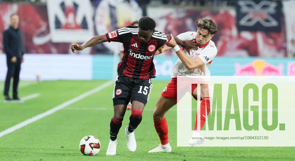 RB Leipzig - Frankfurt Bundesliga Leipzig, 10.10.2026, Red Bull Arena, Fußball, 1.Bundesliga, 5.Spieltag , RB Leipzig vs. SG Eintracht Frankfurt , Im Bild von links: Noel Aseko (15, Frankfurt) , Neil El Aynoui (21, RB Leipzig). , Nur zur redaktionellen Nutzung. Only editorial use. , DFL DFB regulations prohibit any use of photographs as image sequences and or quasi-video. ,