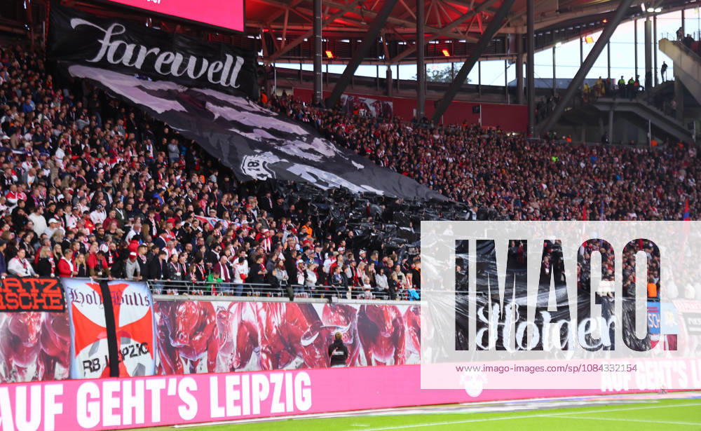 RB Leipzig - Frankfurt Bundesliga Leipzig, 10.10.2026, Red Bull Arena, Fussball, Bundesliga, Spieltag 5 , RB Leipzig vs. SG Eintracht Frankfurt , Im Bild: Fans von RB Leipzig gedenken Holger vom Fanverband ,