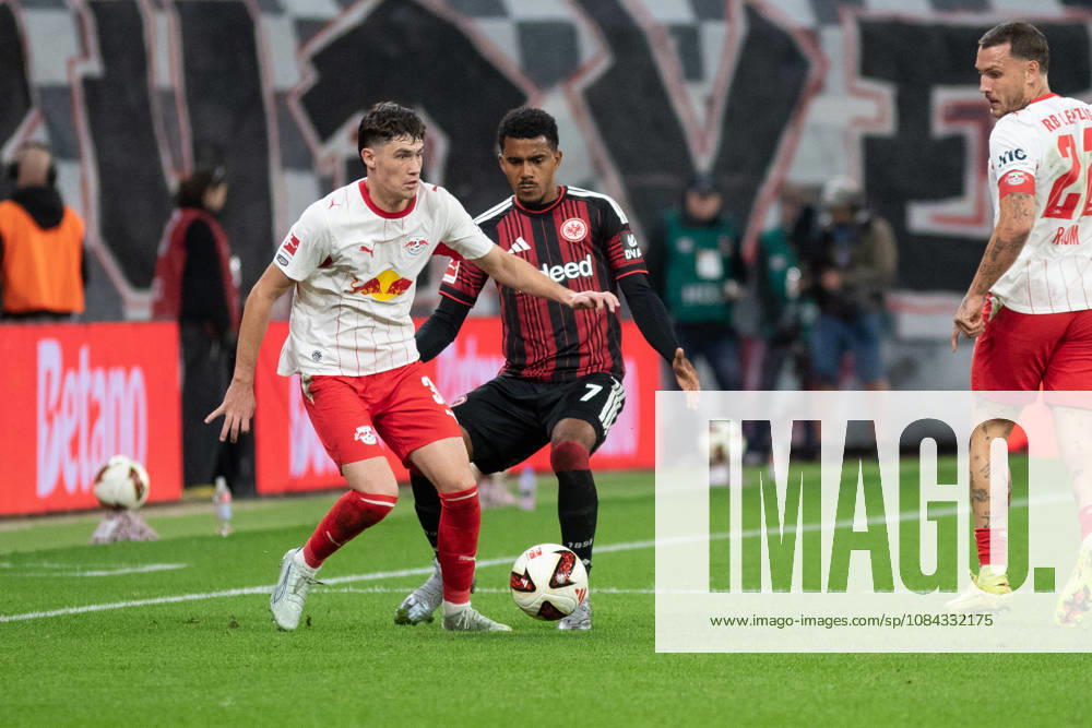 1. Fußball Bundesliga: RB Leipzig - Eintracht Frankfurt; 10.10.2026 Andrija Maksimovic (30, RB Leipzig) gegen Ansgar Knauff (7, Eintracht Frankfurt). LEIPZIG, DEUTSCHLAND - OCTOBER 10: Bundesliga-Spiel RB Leipzig - Eintracht Frankfurt in der Red Bull Arena am 5. Spieltag der 1. Bundesliga am October 10, 2026 in Leipzig, Deutschland. DFL REGULATIONS PROHIBIT ANY USE OF PHOTOGRAPHS AS IMAGE SEQUENCES AND OR QUASI-VIDEO.