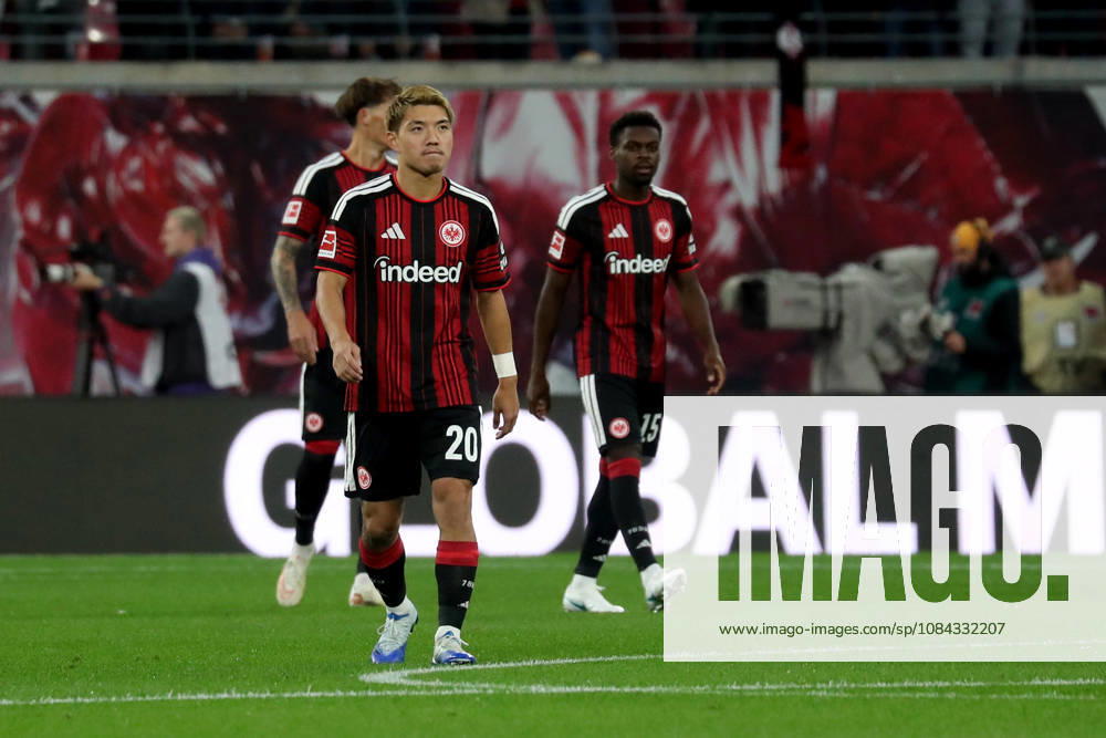 Fussball 1.Bundesliga, RB Leipzig - Eintracht Frankfurt v.l. Ritsu Doan (Eintracht Frankfurt) Enttäuscht, traurig, frustriert, ratlos, Leipzig