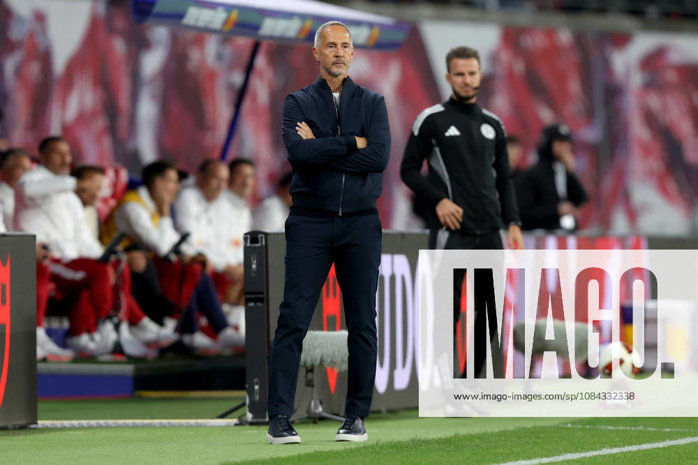 Fussball 1.Bundesliga, RB Leipzig - Eintracht Frankfurt v.l. Trainer Adolf Adi Hütter (Eintracht Frankfurt) Enttäuscht, traurig, frustriert, ratlos, Leipzig