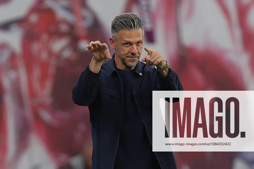 Fussball 1.Bundesliga, RB Leipzig - Eintracht Frankfurt v.l. Trainer Coach Martin Demichelis (RB Leipzig) Leipzig