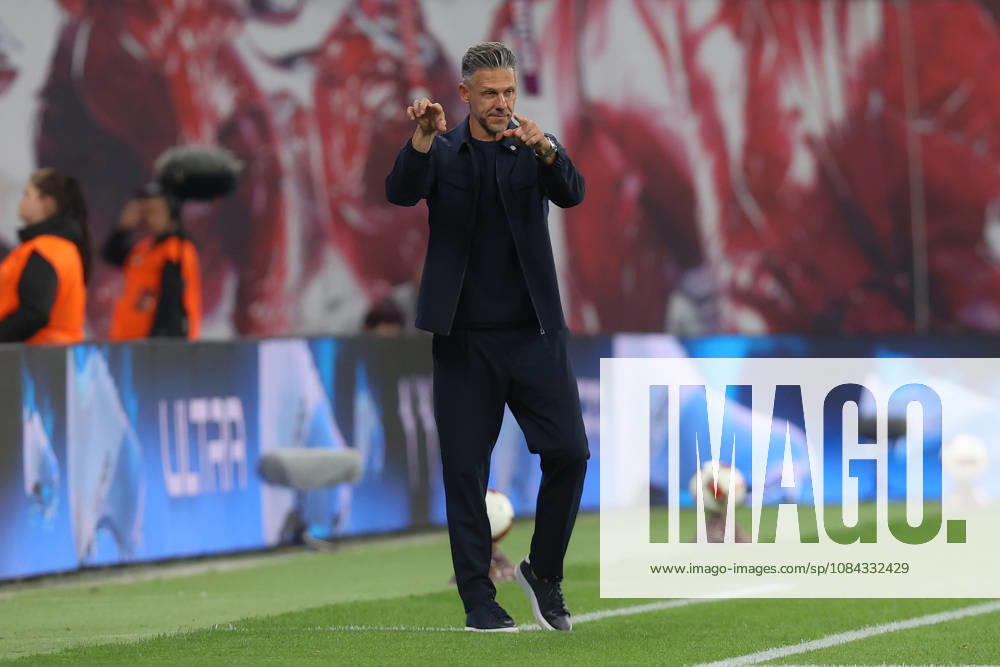 Fussball 1.Bundesliga, RB Leipzig - Eintracht Frankfurt v.l. Trainer Coach Martin Demichelis (RB Leipzig) Leipzig