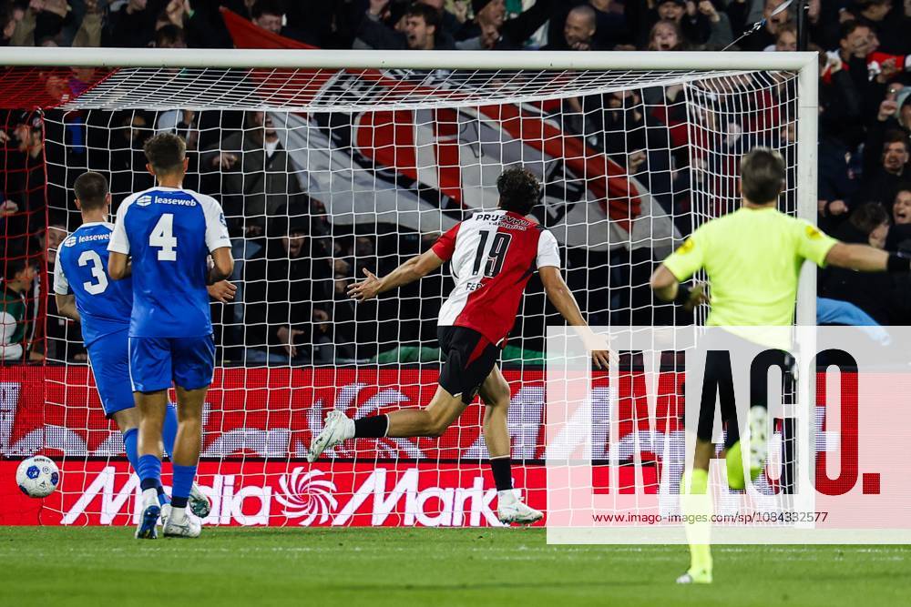 ROTTERDAM - Nacho Ferri of Feyenoord celebrates the 1-0 during the Dutch Eredivisie match between Feyenoord and AZ Alkmaar at Feyenoord stadium De Kuip on October 10, 2026 in Rotterdam, the Netherlands. BAS CZERWINSKI ANP Eredivisie 2026 27 ANPxSportx IVx 572041557 originalFilename: 572041557