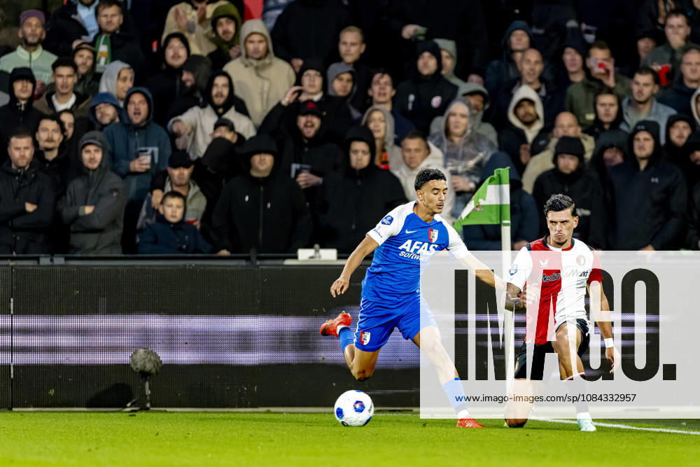 Rotterdam - AZ Alkmaar forward Ayoub Oufkir, SC Feyenoord Rotterdam defender Javi Lopez during the Vriendenloterij Eredivisie match between Feyenoord and AZ at De Kuip on 10 October 2026 in Rotterdam, Netherlands. (Photo by DeFodi Images) -
