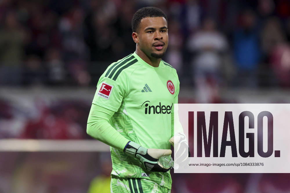 Torhueter Noah Atubolu (Eintracht Frankfurt) schaut enttaeuscht waehrend des spiels der 1. Bundesliga zwischen RB Leipzig und Eintracht Frankfurt, Red Bull Arena am 10. October 2026 in Leipzig, Deutschland. (Foto von Marco Steinbrenner DeFodi Images) +++ Torhueter Noah Atubolu (Eintracht Frankfurt) looks dejected during the Bundesliga match between RB Leipzig and Eintracht Frankfurt at Red Bull Arena on October 10, 2026 in Leipzig, Germany. (Photo by Marco Steinbrenner DeFodi Images) DFB DFL REGULATIONS PROHIBIT ANY USE OF PHOTOGRAPHS AS IMAGE SEQUENCES AND OR QUASI-VIDEO. (Photo by Marco Steinbrenner DeFodi Images) -