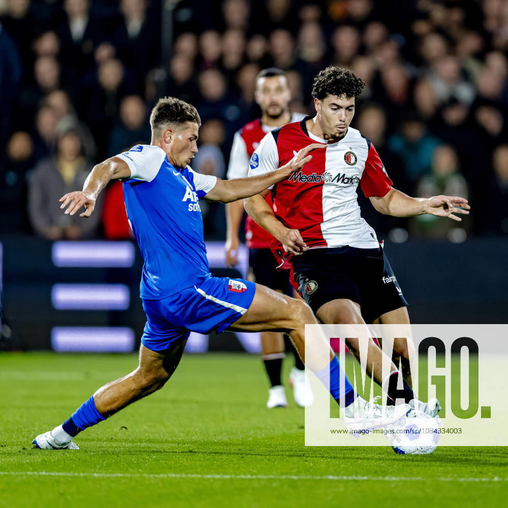 ROTTERDAM - AZ Alkmaar defender Lewis Schouten and SC Feyenoord Rotterdam forward Nacho Ferri during the Vriendenloterij Eredivisie match between Feyenoord and AZ at De Kuip on 10 October 2026 in Rotterdam, Netherlands. (Photo by DeFodi Images) -