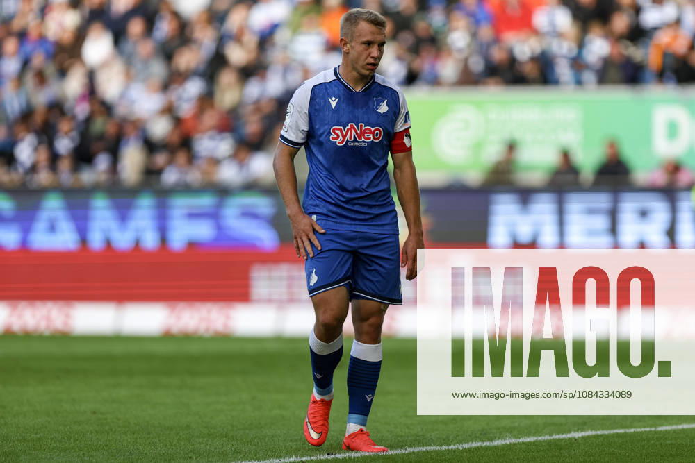 GER, Fussball, Herren, 3. Liga, Saison 2026 2027, MSV Duisburg - TSG Hoffenheim II Valentin Lässig (TSG II) schaut Duisburg schauinsland-reisen-Arena Nordrhein-Westfalen Deutschland