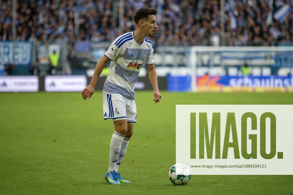 GER, Fussball, Herren, 3. Liga, Saison 2026 2027, MSV Duisburg - TSG Hoffenheim II Conor Noß (Duisburg) in Aktion am Ball, Einzelaktion Duisburg schauinsland-reisen-Arena Nordrhein-Westfalen Deutschland