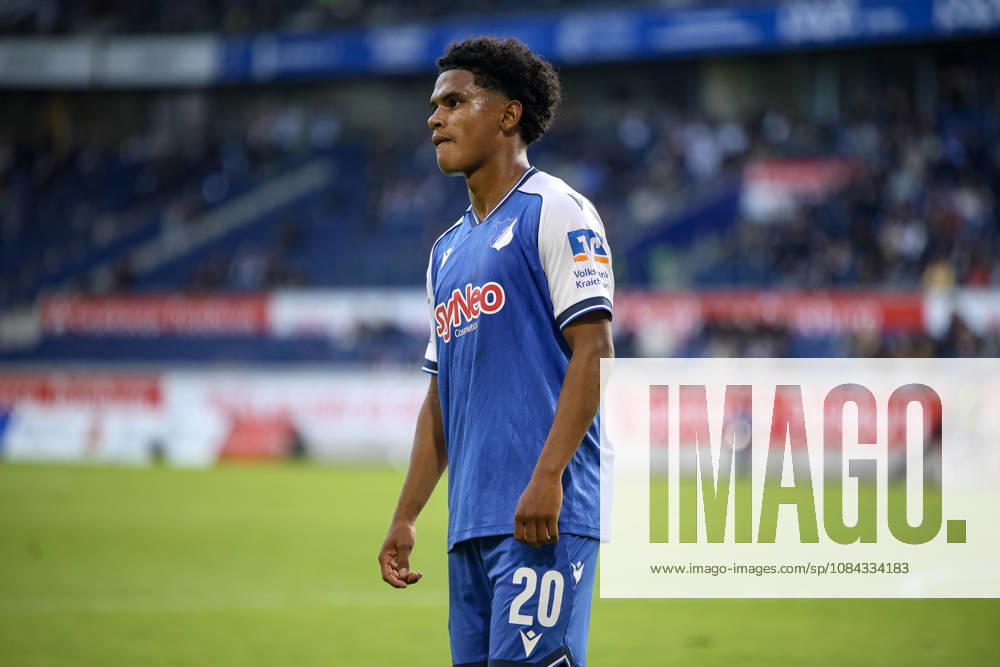 GER, Fussball, Herren, 3. Liga, Saison 2026 2027, MSV Duisburg - TSG Hoffenheim II Tiago Poller (TSG II) schaut Duisburg schauinsland-reisen-Arena Nordrhein-Westfalen Deutschland