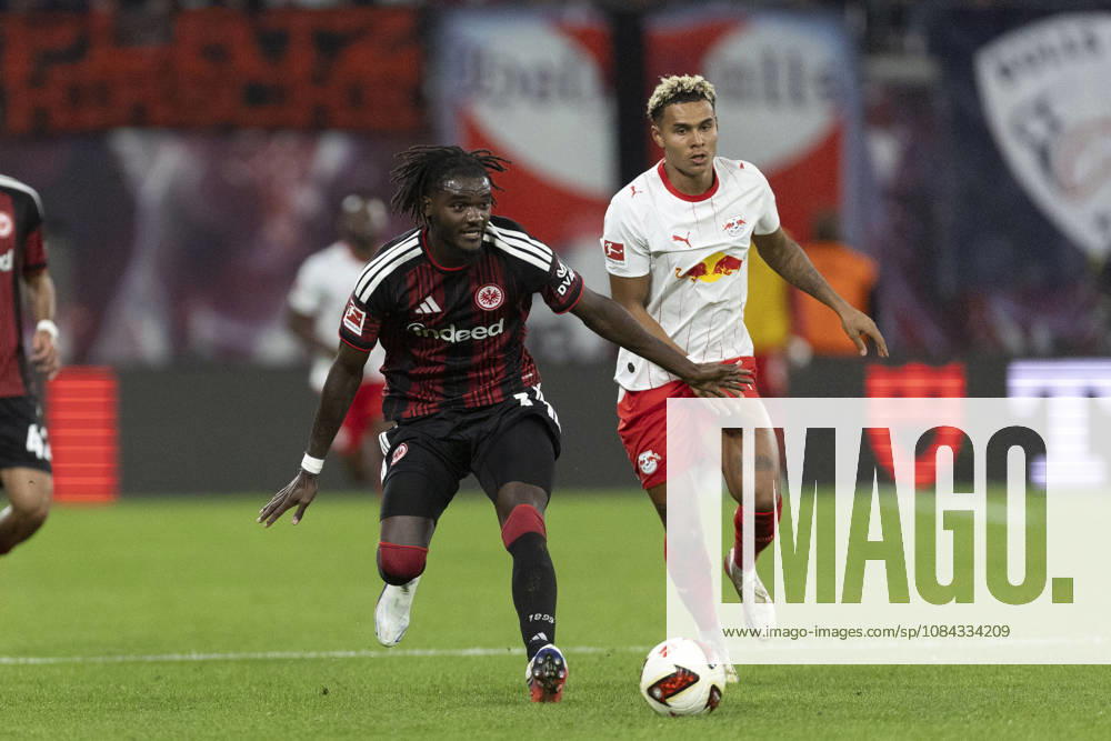GER, Leipzig, Fussball, Bundesliga, 5. Spieltag, RB Leipzig vs. Eintracht Frankfurt im Bild v.l.: Lilian Brassier (Eintracht Frankfurt 03), Antonio Nusa (RB Leipzig 07), Zweikampf 10.10.2026, Red-Bull Arena Leipzig DFL DFB REGULATIONS PROHIBIT ANY USE OF PHOTOGRAPHS AS IMAGE SEQUENCES AND OR QUASI-VIDEO, Leipzig Red-Bull Arena Sachsen Germany