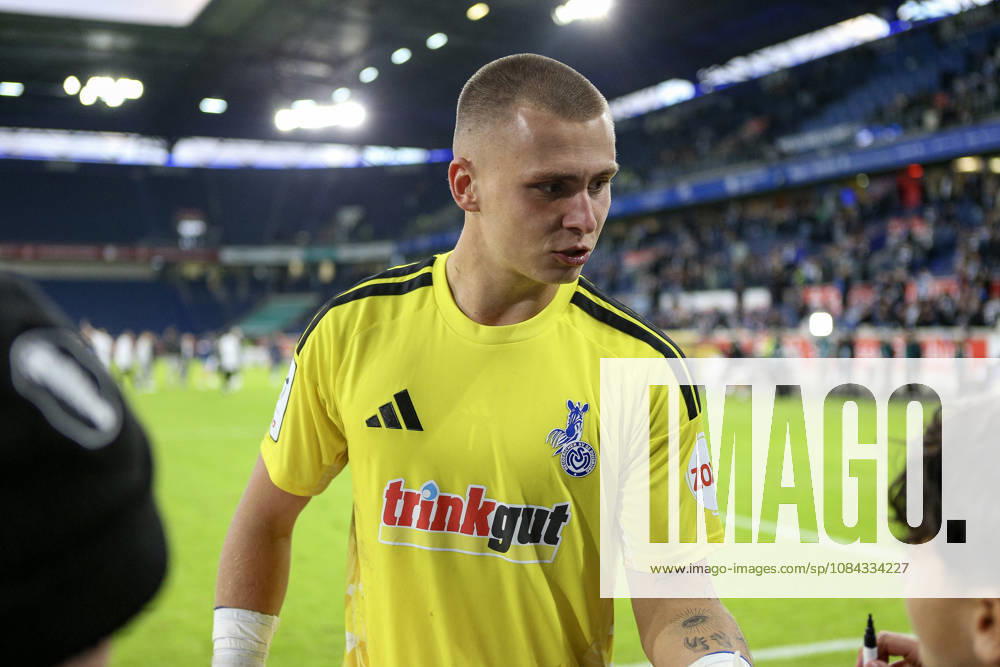 GER, Fussball, Herren, 3. Liga, Saison 2026 2027, MSV Duisburg - TSG Hoffenheim II Maximilian Braune (Duisburg) schaut Duisburg schauinsland-reisen-Arena Nordrhein-Westfalen Deutschland
