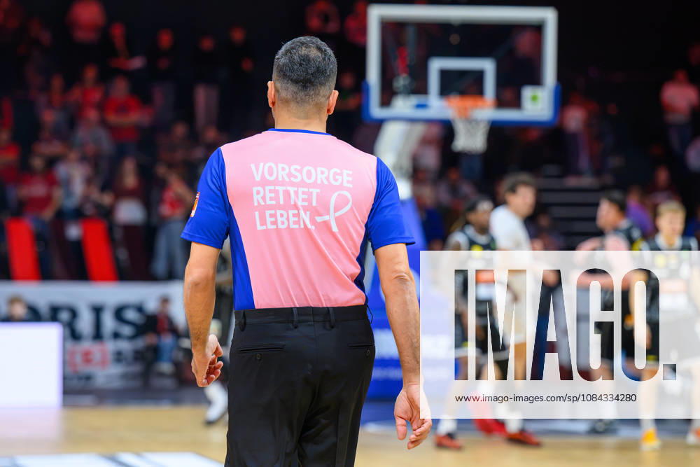 Basketball - Saison 2026 2027 - 2. Bundesliga Pro-A - 4. Spieltag: Nürnberg Falcons Basketball Club NBC - Kreisbau Kirchheim Knights - AlSch - - Feature Impression Symbolbild Symbolfoto Vorsorge Rettet Referee