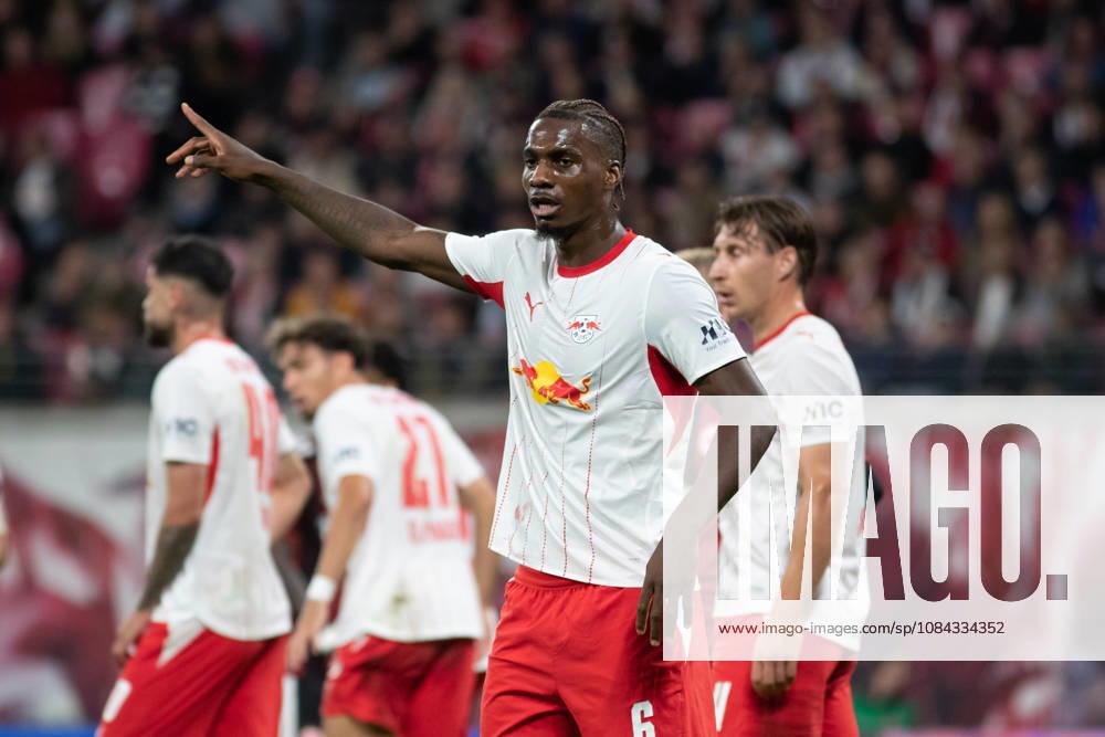1. Fußball Bundesliga: RB Leipzig - Eintracht Frankfurt; 10.10.2026 Ezechiel Banzuzi (6, RB Leipzig). LEIPZIG, DEUTSCHLAND - OCTOBER 10: Bundesliga-Spiel RB Leipzig - Eintracht Frankfurt in der Red Bull Arena am 5. Spieltag der 1. Bundesliga am October 10, 2026 in Leipzig, Deutschland. DFL REGULATIONS PROHIBIT ANY USE OF PHOTOGRAPHS AS IMAGE SEQUENCES AND OR QUASI-VIDEO.