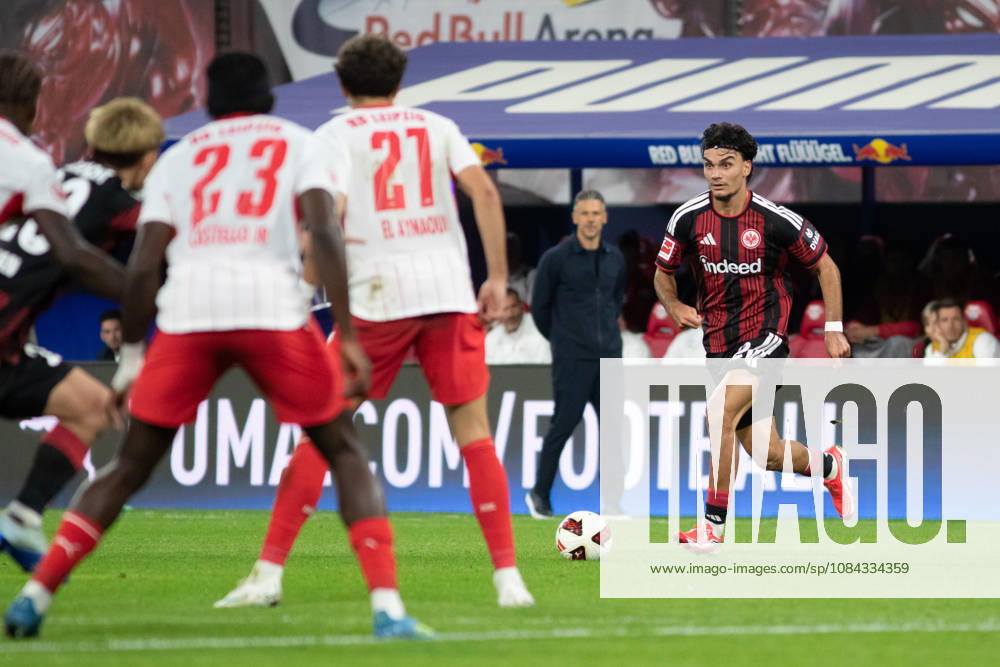 1. Fußball Bundesliga: RB Leipzig - Eintracht Frankfurt; 10.10.2026 Can Uzun (42, Eintracht Frankfurt). LEIPZIG, DEUTSCHLAND - OCTOBER 10: Bundesliga-Spiel RB Leipzig - Eintracht Frankfurt in der Red Bull Arena am 5. Spieltag der 1. Bundesliga am October 10, 2026 in Leipzig, Deutschland. DFL REGULATIONS PROHIBIT ANY USE OF PHOTOGRAPHS AS IMAGE SEQUENCES AND OR QUASI-VIDEO.