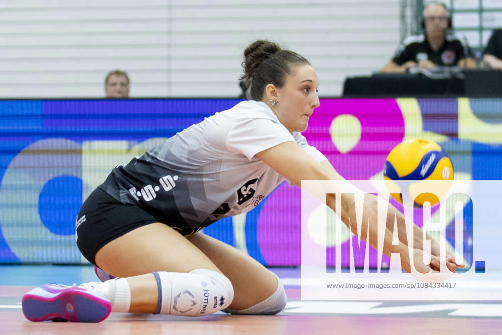 DEKRA 1. Bundesliga Frauen: Schwarz-Weiss Erfurt vs. Rote Raben Vilsbiburg; Erfurt; 10.10.2026 Dagmar Trijntje Mourits ( 14; Schwarz-Weiss Erfurt) DEKRA 1. Bundesliga Frauen: Schwarz-Weiss Erfurt vs. Rote Raben Vilsbiburg; Riethsporthalle Erfurt