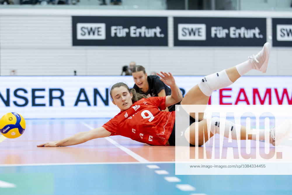 DEKRA 1. Bundesliga Frauen: Schwarz-Weiss Erfurt vs. Rote Raben Vilsbiburg; Erfurt; 10.10.2026 Sarah Stiriz ( 9; Rote Raben Vilsbiburg) DEKRA 1. Bundesliga Frauen: Schwarz-Weiss Erfurt vs. Rote Raben Vilsbiburg; Riethsporthalle Erfurt