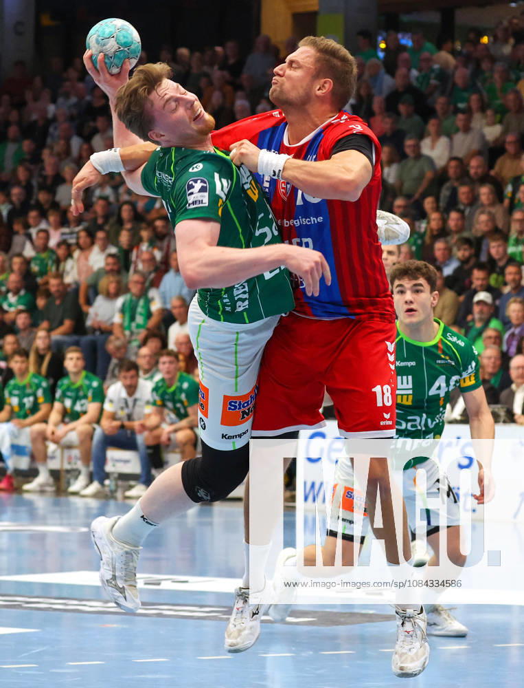 Deutschland, Göppingen, Handball Opel HBL Bundesliga, FRISCH AUF! Göppingen vs. SG BBM Bietigheim, v.l. Erik Persson (FAG), Fabian Wiederstein (BBM)