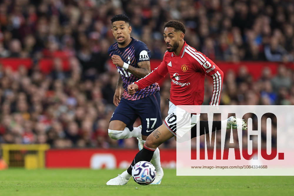 Manchester United, ManU v Tottenham Hotspur, Premier League Matheus Cunha (10) of Manchester United runs into attack chased by Savio (17) of Tottenham Hotspur during the Premier League match between Manchester United and Tottenham Hotspur at Old Trafford, Manchester, UK on 10 October 2026. Manchester Old Trafford Greater Manchester UK Editorial use only DataCo restrictions apply See www.football-dataco.com ,
