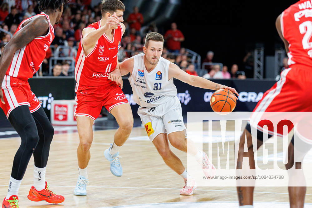 Richard Balint (BMA365 Bamberg Baskets, 11), Spencer Reaves (Syntainics MBC, 31), BMA365 Bamberg Baskets vs. Syntainics MBC, Basketball, easyCredit BBL, 5. Spieltag, 10.10.2026 BMA365 Bamberg Baskets vs. Syntainics MBC, Basketball, easyCredit BBL, 5. Spieltag, 10.10.2026 Bamberg