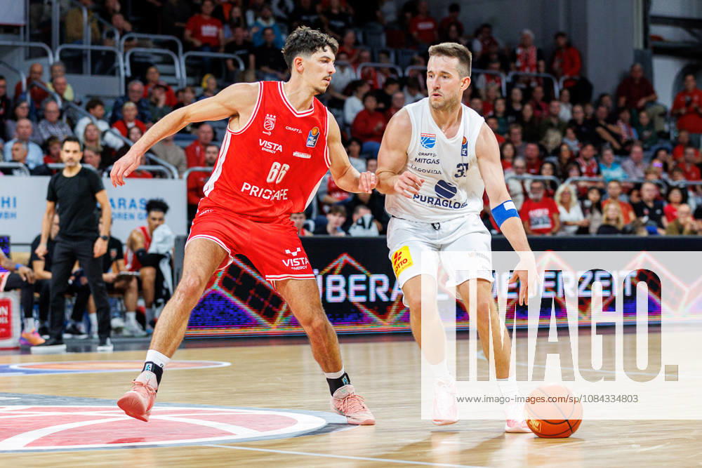 Yuval Hochstadter (BMA365 Bamberg Baskets, 66), Spencer Reaves (Syntainics MBC, 31), BMA365 Bamberg Baskets vs. Syntainics MBC, Basketball, easyCredit BBL, 5. Spieltag, 10.10.2026 BMA365 Bamberg Baskets vs. Syntainics MBC, Basketball, easyCredit BBL, 5. Spieltag, 10.10.2026 Bamberg