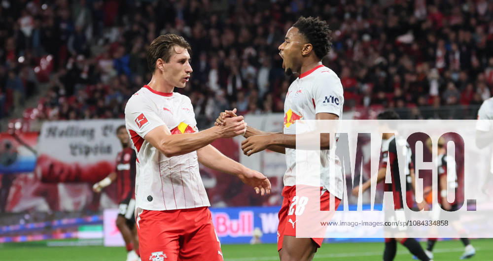 RB Leipzig - Frankfurt Bundesliga Leipzig, 10.10.2026, Red Bull Arena, Fußball, 1.Bundesliga, 5.Spieltag , RB Leipzig vs. SG Eintracht Frankfurt , Im Bild: Tor für RB Leipzig. Christopher Nkunku ( 28, RBL) trifft zum 3:0 und jubelt mit Willi Orban (4, RB Leipzig). , Nur zur redaktionellen Nutzung. Only editorial use. , DFL DFB regulations prohibit any use of photographs as image sequences and or quasi-video. ,