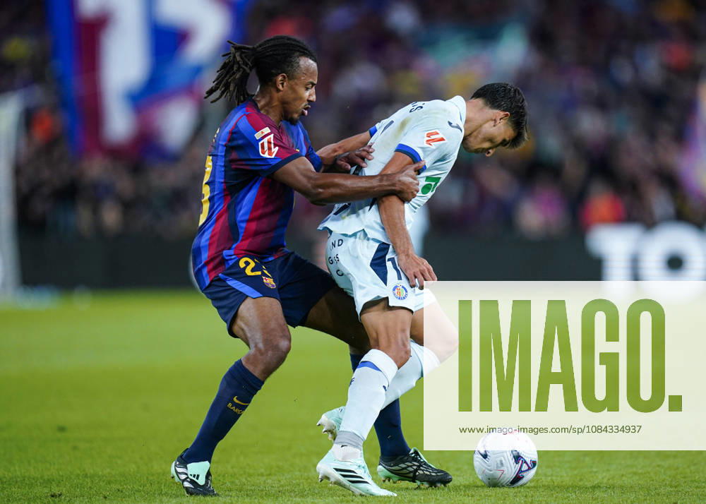 ESP: FC Barcelona, Barca - Getafe CF. La Liga EA Sports. Matchday 8. Jules Kounde of FC Barcelona and Ramon Terrats of Getafe CF during the La Liga EA Sports match between FC Barcelona and Getafe CF played at Spotify Camp Nou Stadium on 10 Oct 2026 in Barcelona, Spain. kpng