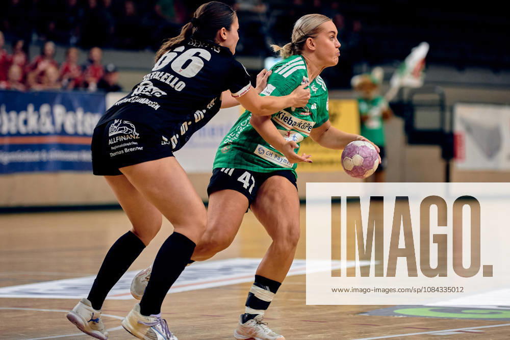 Vivien Natalello (SG Nuertingen-Zizishausen, 66), ANOUK NIEUWENWEG (Fuechse Berlin, 47), GER, 2. Handball - Bundesliga Frauen, Fuechse Berlin vs. SG Nuertingen-Zizishausen, Saison 2026 27, 5. Spieltag, 10.10.2026 GER, 2. Handball - Bundesliga Frauen, Fuechse Berlin vs. SG Nuertingen-Zizishausen, Saison 2026 27, 5. Spieltag, 10.10.2026 Berlin