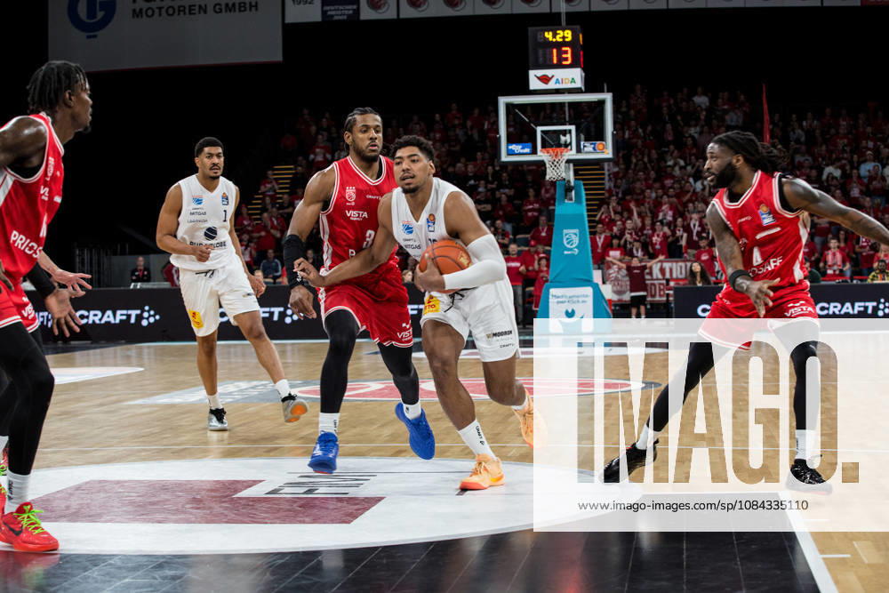 Bamberg, Deutschland 10. Oktober 2026: easyCredit BBL - 2026 2027 - 5. Spieltag - BMA365 Bamberg Baskets gegen Syntainics MBC Im Bild: Brose Arena Bayern
