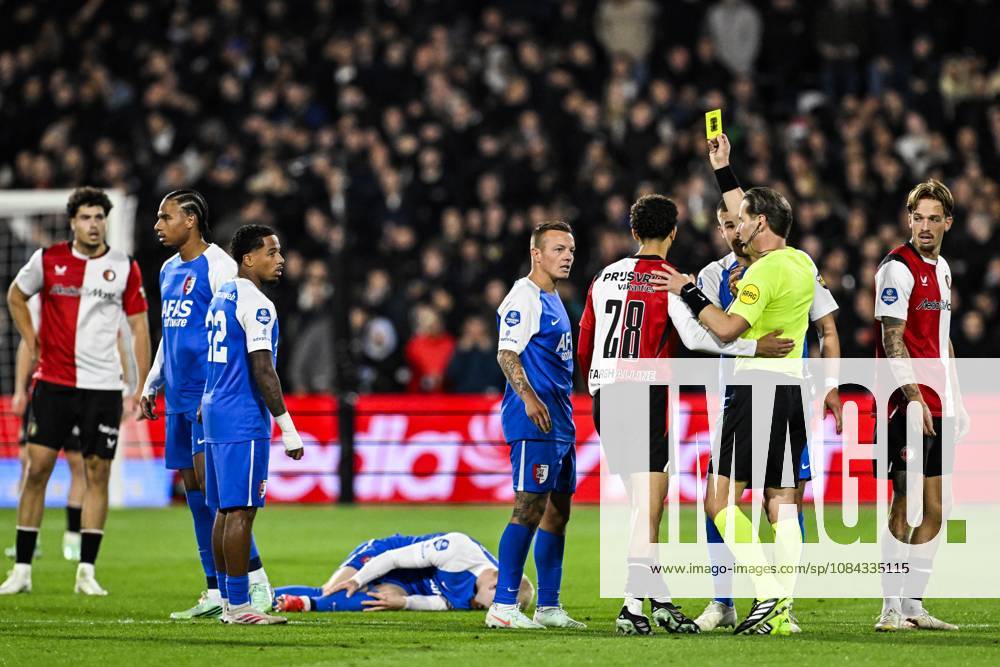 ROTTERDAM - (lr) Oussama Targhalline of Feyenoord, Referee Danny Makkelie during the Dutch Eredivisie match between Feyenoord and AZ Alkmaar at Feyenoord stadium De Kuip on 10 October 2026 in Rotterdam, the Netherlands. OLAF KRAAK ANP Eredivisie 2026 27 ANPxSportx IVx 572045454 originalFilename: 572045454