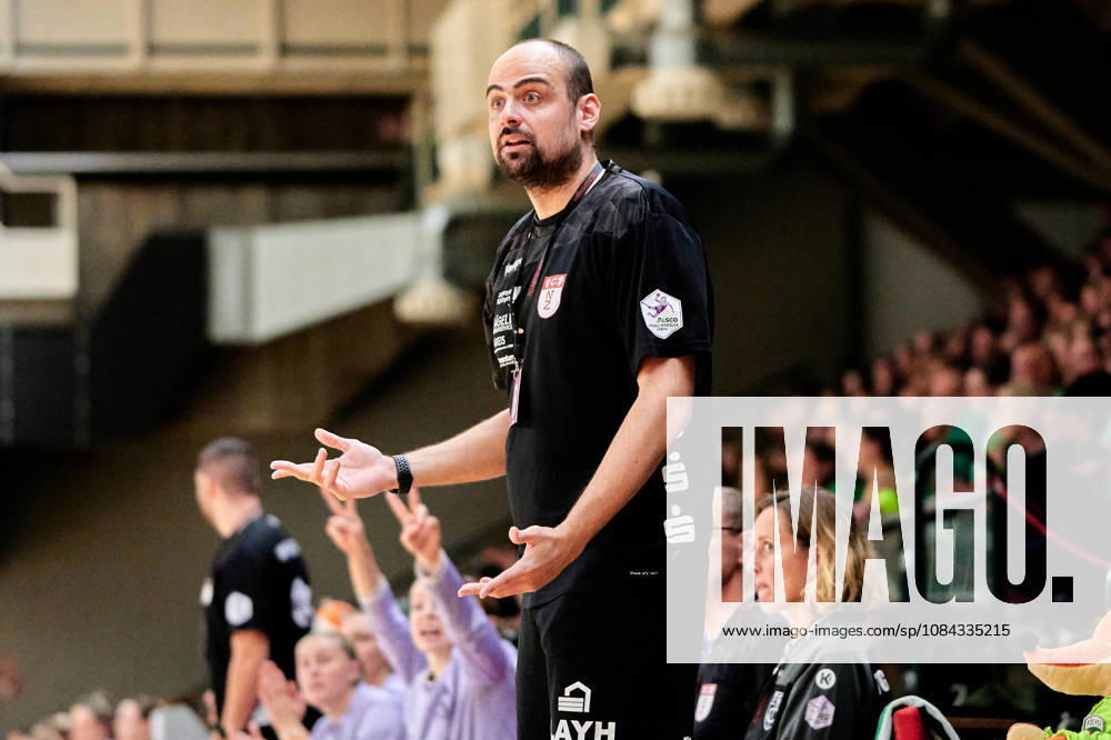 Manel Cirac (SG Nuertingen-Zizishausen, Trainer), GER, 2. Handball - Bundesliga Frauen, Fuechse Berlin vs. SG Nuertingen-Zizishausen, Saison 2026 27, 5. Spieltag, 10.10.2026 GER, 2. Handball - Bundesliga Frauen, Fuechse Berlin vs. SG Nuertingen-Zizishausen, Saison 2026 27, 5. Spieltag, 10.10.2026 Berlin