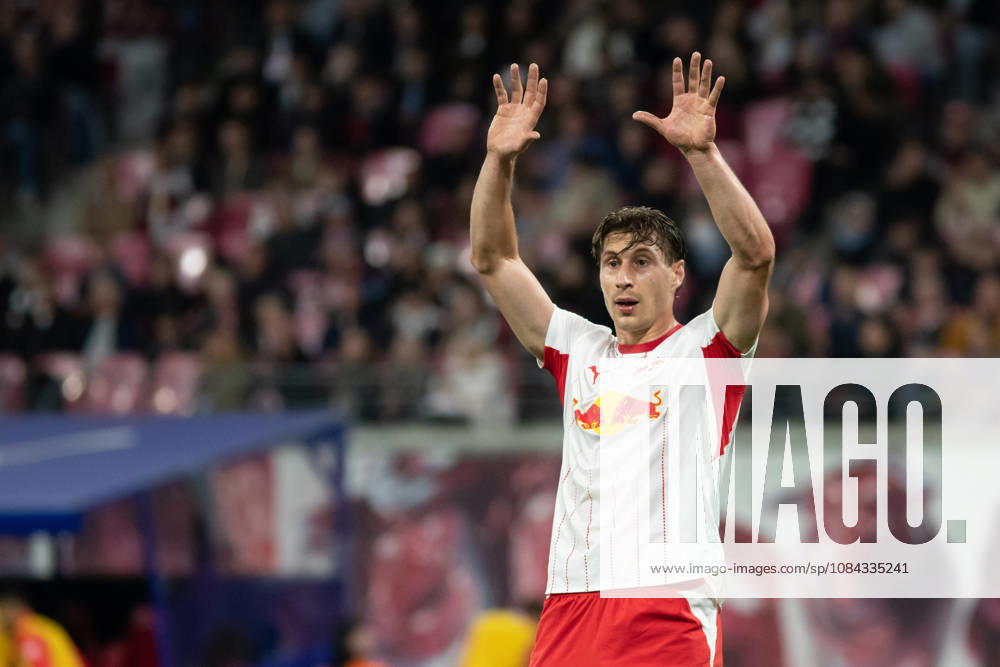 1. Fußball Bundesliga: RB Leipzig - Eintracht Frankfurt; 10.10.2026 Willi Orban (4, RB Leipzig). LEIPZIG, DEUTSCHLAND - OCTOBER 10: Bundesliga-Spiel RB Leipzig - Eintracht Frankfurt in der Red Bull Arena am 5. Spieltag der 1. Bundesliga am October 10, 2026 in Leipzig, Deutschland. DFL REGULATIONS PROHIBIT ANY USE OF PHOTOGRAPHS AS IMAGE SEQUENCES AND OR QUASI-VIDEO.
