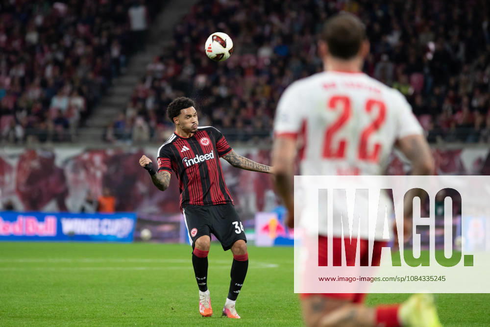 1. Fußball Bundesliga: RB Leipzig - Eintracht Frankfurt; 10.10.2026 Pharrell Nnamdi Collins (34, Eintracht Frankfurt). LEIPZIG, DEUTSCHLAND - OCTOBER 10: Bundesliga-Spiel RB Leipzig - Eintracht Frankfurt in der Red Bull Arena am 5. Spieltag der 1. Bundesliga am October 10, 2026 in Leipzig, Deutschland. DFL REGULATIONS PROHIBIT ANY USE OF PHOTOGRAPHS AS IMAGE SEQUENCES AND OR QUASI-VIDEO.