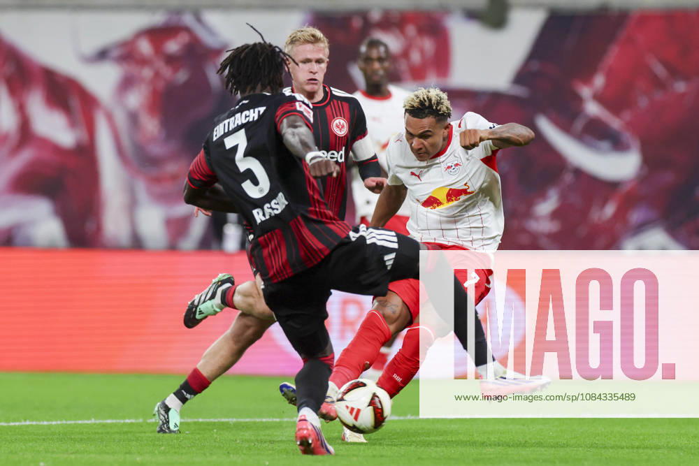 Antonio Nusa (RB Leipzig) erzielt mit diesem Schuss das Tor zum 5:0 waehrend des spiels der 1. Bundesliga zwischen RB Leipzig und Eintracht Frankfurt, Red Bull Arena am 10. October 2026 in Leipzig, Deutschland. (Foto von Marco Steinbrenner DeFodi Images) +++ Antonio Nusa (RB Leipzig) scores the goal to make it 5 0 with this shot during the Bundesliga match between RB Leipzig and Eintracht Frankfurt at Red Bull Arena on October 10, 2026 in Leipzig, Germany. (Photo by Marco Steinbrenner DeFodi Images) DFB DFL REGULATIONS PROHIBIT ANY USE OF PHOTOGRAPHS AS IMAGE SEQUENCES AND OR QUASI-VIDEO. (Photo by Marco Steinbrenner DeFodi Images) -