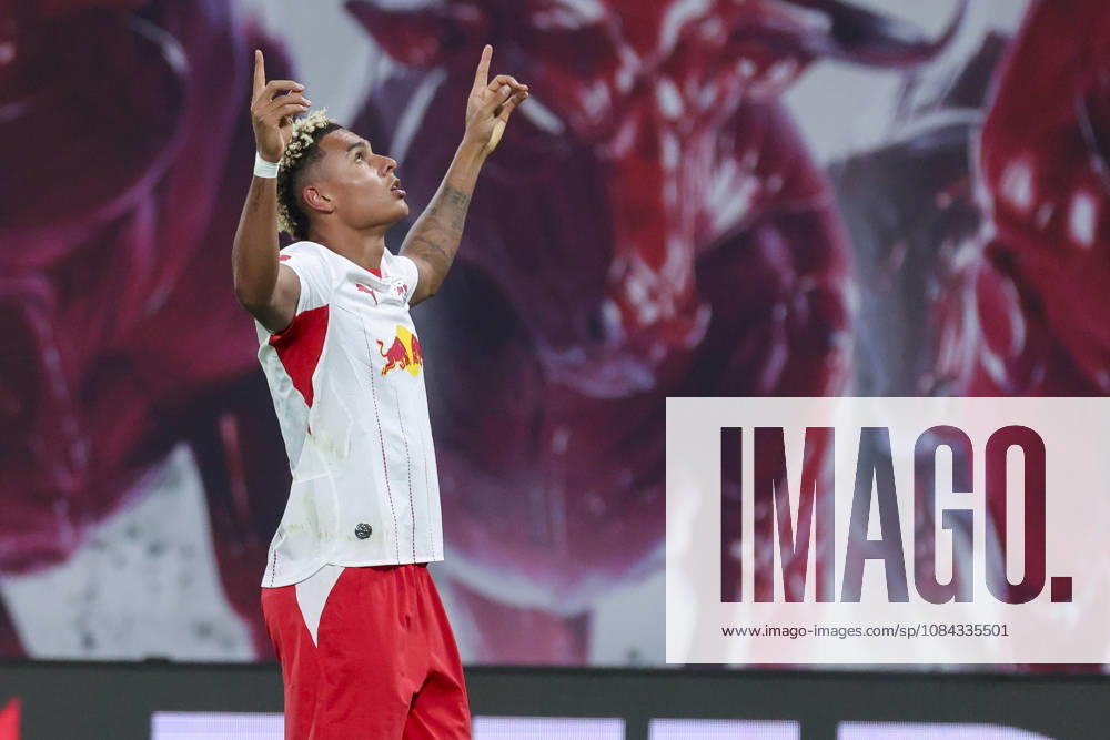 Antonio Nusa (RB Leipzig) bejubelt seinen Treffer zum 5:0 waehrend des spiels der 1. Bundesliga zwischen RB Leipzig und Eintracht Frankfurt, Red Bull Arena am 10. October 2026 in Leipzig, Deutschland. (Foto von Marco Steinbrenner DeFodi Images) +++ Antonio Nusa (RB Leipzig) celebrates after scoring his teams fifth Goal during the Bundesliga match between RB Leipzig and Eintracht Frankfurt at Red Bull Arena on October 10, 2026 in Leipzig, Germany. (Photo by Marco Steinbrenner DeFodi Images) DFB DFL REGULATIONS PROHIBIT ANY USE OF PHOTOGRAPHS AS IMAGE SEQUENCES AND OR QUASI-VIDEO. (Photo by Marco Steinbrenner DeFodi Images) -