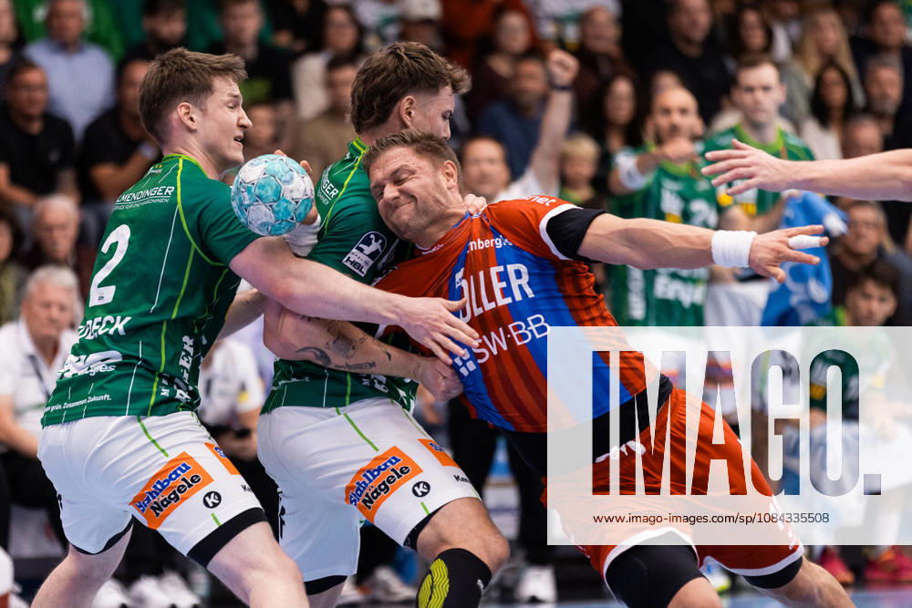 Fabian WIEDERSTEIN (SG BBM Bietigheim, 18) im Zweikampf gegen Victor KLOEVE (FRISCH AUF! Goeppingen, 07) GER, FRISCH AUF! Goeppingen vs. SG BBM Bietigheim, Handball, Bundesliga, OPEL HBL, 8. Spieltag, Spielzeit 2026 2027, 10.10.2026, GER, FRISCH AUF! Goeppingen vs. SG BBM Bietigheim, Handball, Bundesliga, OPEL HBL, 8. Spieltag, Spielzeit 2026 2027, 10.10.2026, Goeppingen