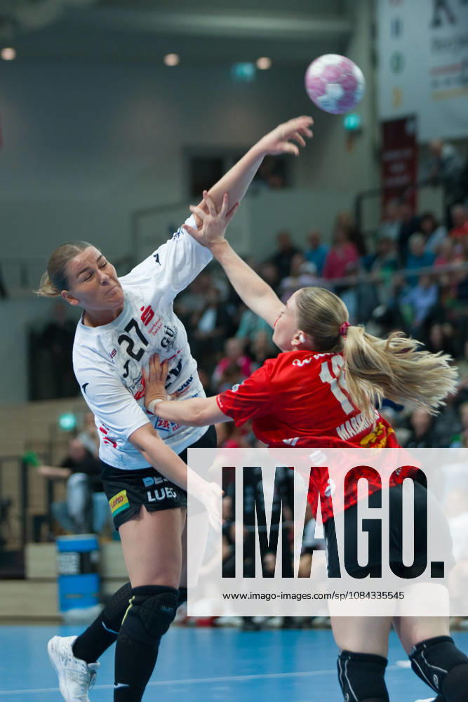 Liv Navne (Zwickau, 27), Viktoria Marksteiner (Halle, 10), SV Union Halle-Neustadt vs. BSV Sachsen Zwickau, Handball Bundesliga Frauen, 1. Bundesliga 5. Spieltag Saison 2026 27, 10.10.2026 Halle SWH Arena Sachsen-Anhalt Deutschland