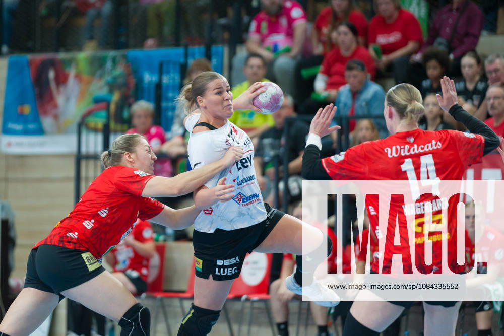 Ilona Kieffer (Halle, 72), Liv Navne (Zwickau, 27), Tina Wagenlader (Halle, 14), SV Union Halle-Neustadt vs. BSV Sachsen Zwickau, Handball Bundesliga Frauen, 1. Bundesliga 5. Spieltag Saison 2026 27, 10.10.2026 Halle SWH Arena Sachsen-Anhalt Deutschland