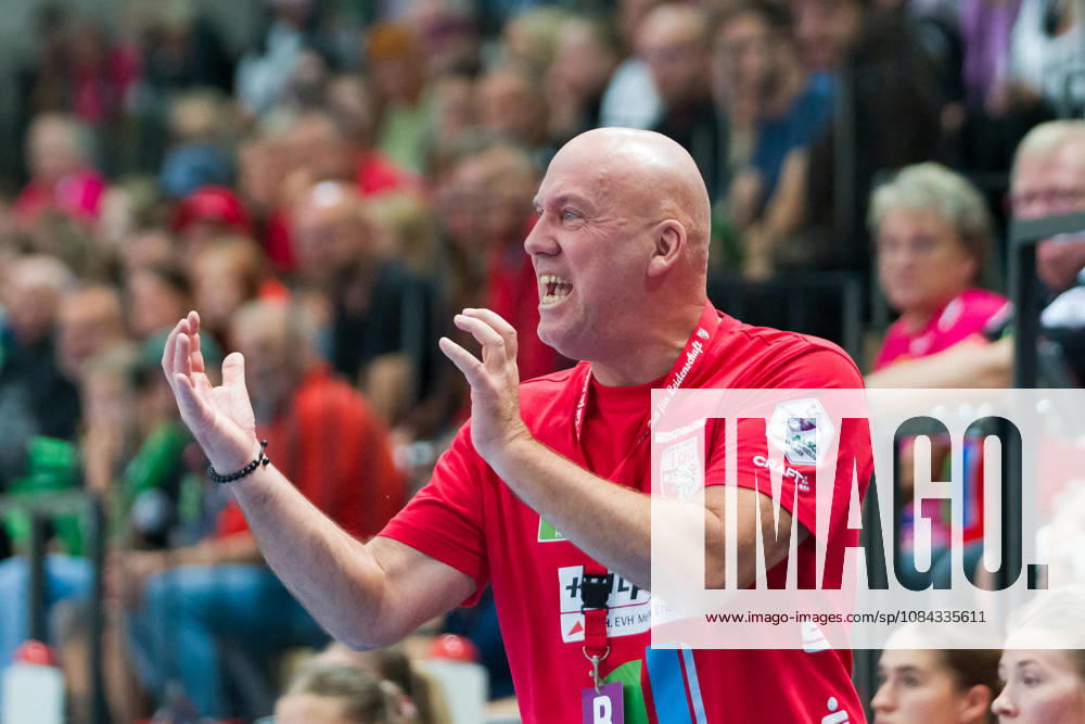 Trainer Pether Krautmeyer (Halle), SV Union Halle-Neustadt vs. BSV Sachsen Zwickau, Handball Bundesliga Frauen, 1. Bundesliga 5. Spieltag Saison 2026 27, 10.10.2026 Halle SWH Arena Sachsen-Anhalt Deutschland