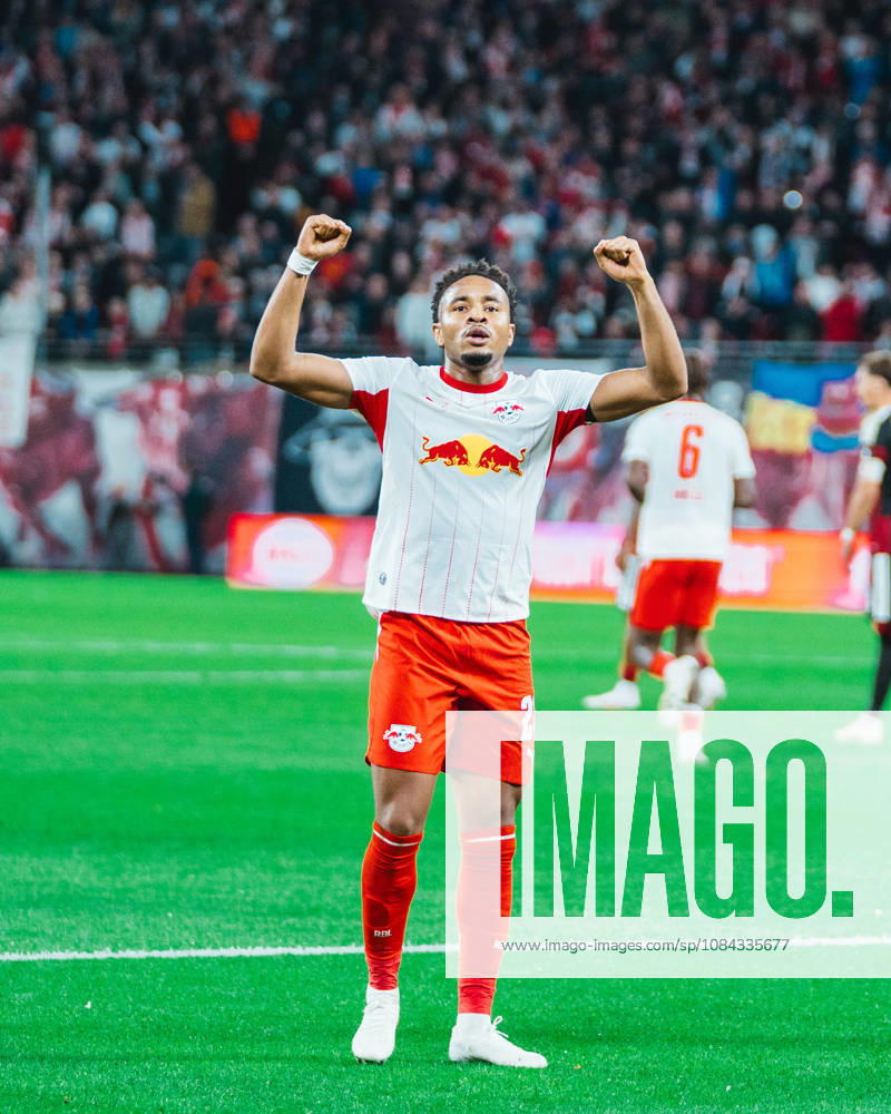 Christopher Nkunku (RB Leipzig, 28) celebrates RB Leipzig vs Eintracht Frankfurt, Bundesliga, Germany, Football, 26 27, GER, Leipzig, Red Bull Arena Stadium DFL regulations prohibit any use of photographs as image sequences and or quasi-video.DFL regulations prohibit any use of photographs as image sequences and or quasi-video. Leipzig Red Bull Arena, Leipzig Sachsen GER