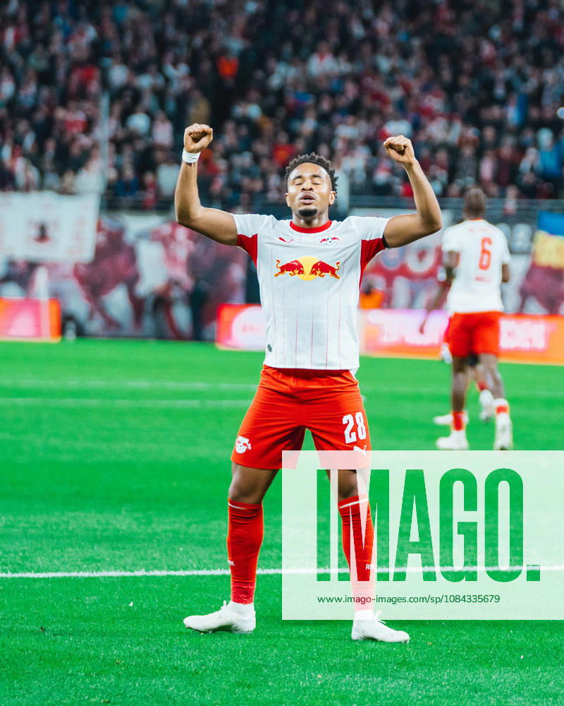 Christopher Nkunku (RB Leipzig, 28) Hattrick RB Leipzig vs Eintracht Frankfurt, Bundesliga, Germany, Football, 26 27, GER, Leipzig, Red Bull Arena Stadium DFL regulations prohibit any use of photographs as image sequences and or quasi-video.DFL regulations prohibit any use of photographs as image sequences and or quasi-video. Leipzig Red Bull Arena, Leipzig Sachsen GER