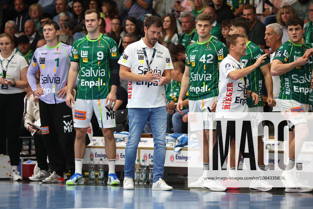 Deutschland, Göppingen, Handball Opel HBL Bundesliga, FRISCH AUF! Göppingen vs. SG BBM Bietigheim, FAG Trainer Ben Matschke