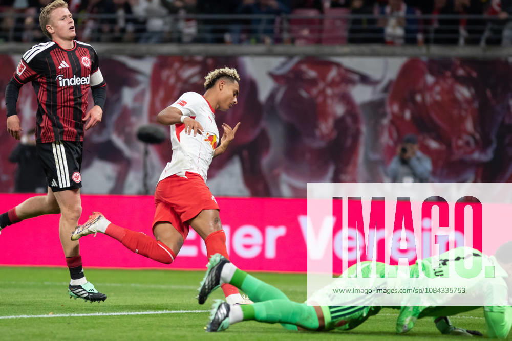 1. Fußball Bundesliga: RB Leipzig - Eintracht Frankfurt; 10.10.2026 Torschütze Antonio Nusa (7, RB Leipzig) dreht nach seinem Treffer jubelnd ab. LEIPZIG, DEUTSCHLAND - OCTOBER 10: Bundesliga-Spiel RB Leipzig - Eintracht Frankfurt in der Red Bull Arena am 5. Spieltag der 1. Bundesliga am October 10, 2026 in Leipzig, Deutschland. DFL REGULATIONS PROHIBIT ANY USE OF PHOTOGRAPHS AS IMAGE SEQUENCES AND OR QUASI-VIDEO.
